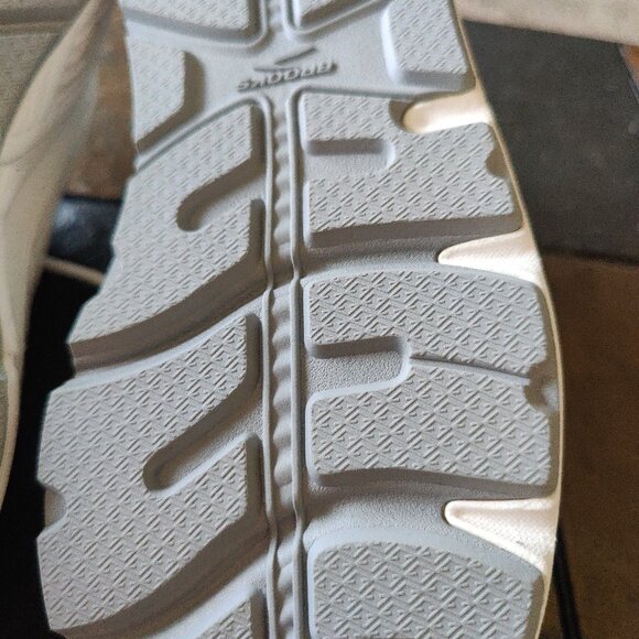 Brooks Women's Addiction Walker 2 Walking Shoe - Picture 3 of 11